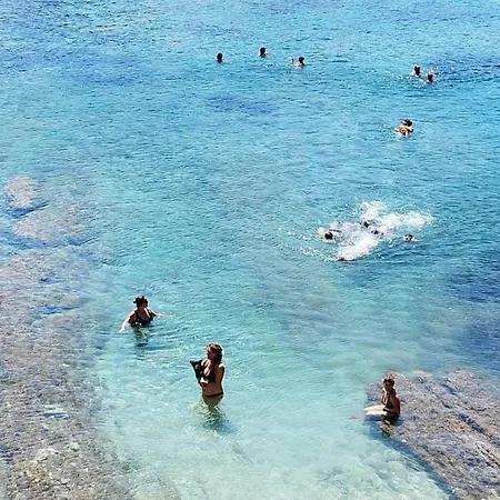 Casa Vacanze Da Nonno Peppe / Suites 1, 2, & 3 Apartamento *
