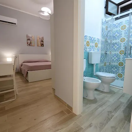 Casa Vacanze Da Nonno Peppe / Suites 1, 2, & 3 *